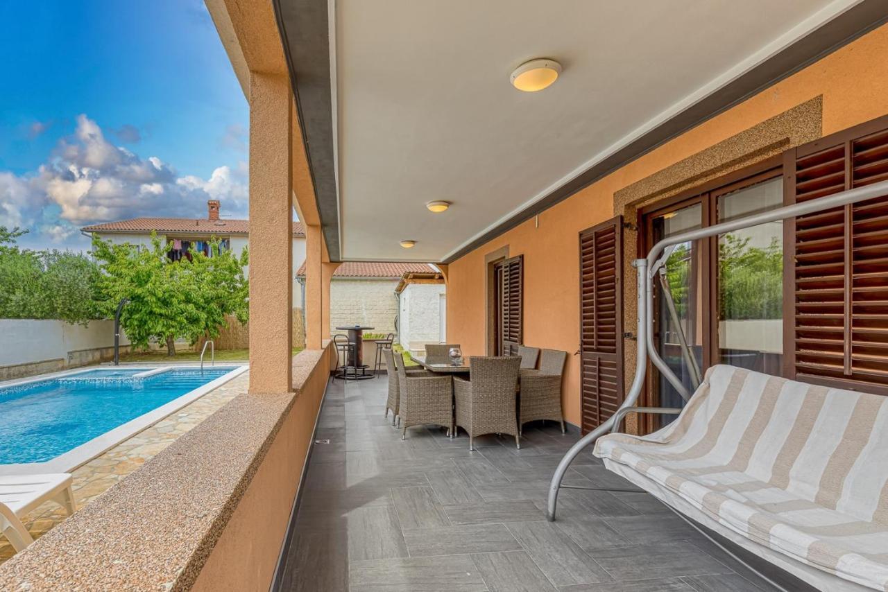 Ferienwohnung Emanuela With Private Pool Loborika Exterior foto