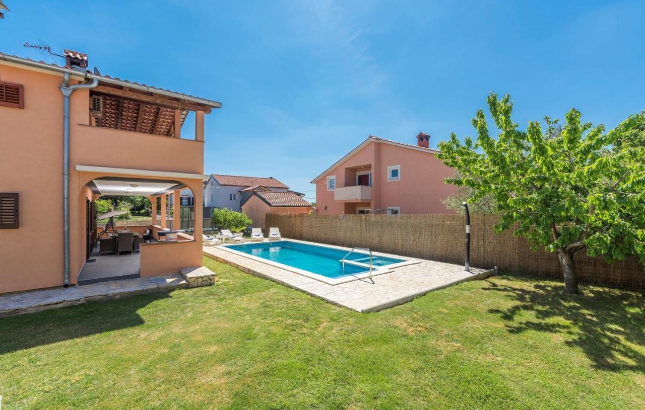 Ferienwohnung Emanuela With Private Pool Loborika Exterior foto