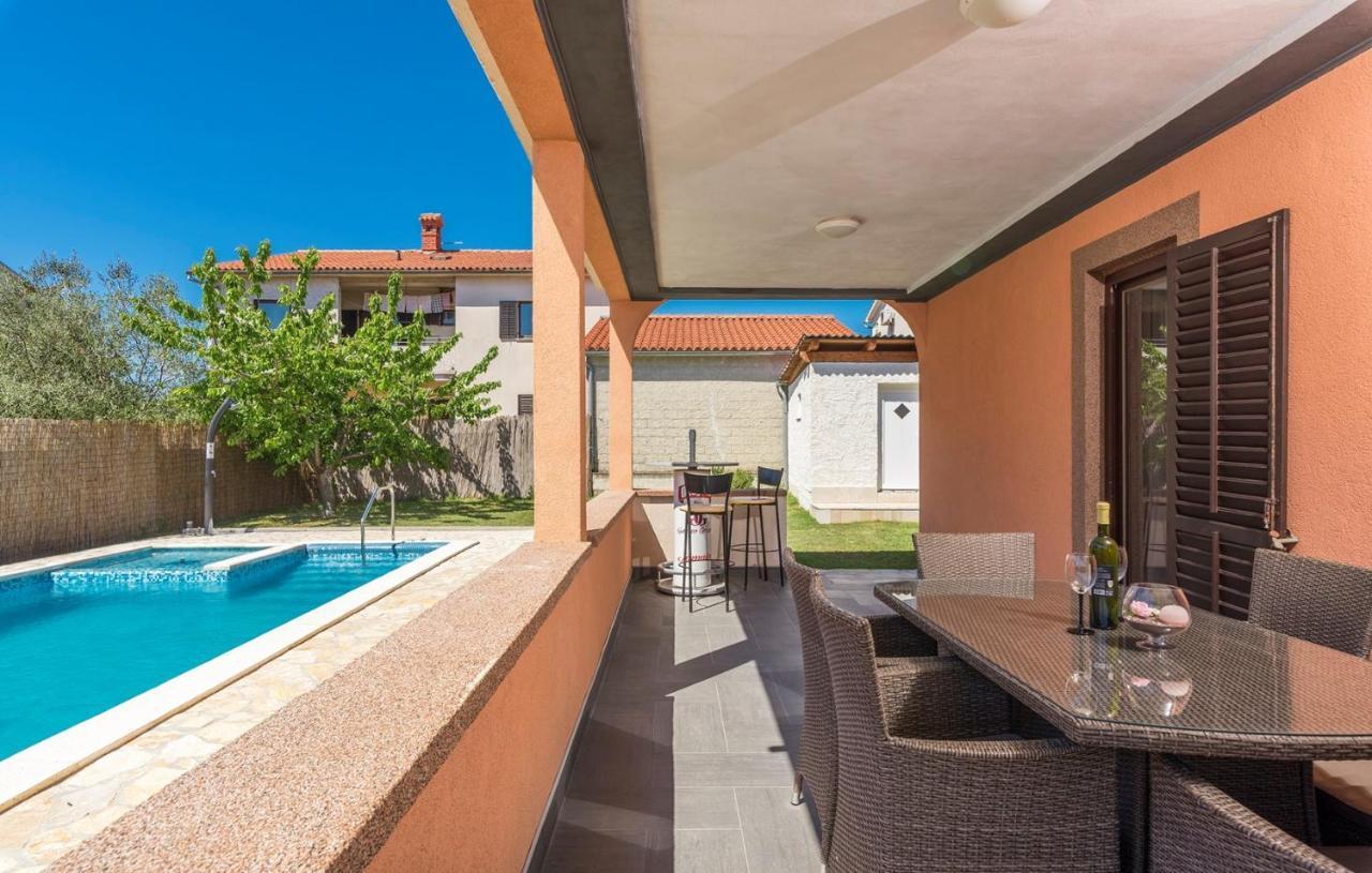 Ferienwohnung Emanuela With Private Pool Loborika Exterior foto